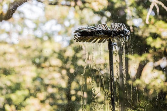 Fensterreinigung: Glasflächen werden außen gereinigt